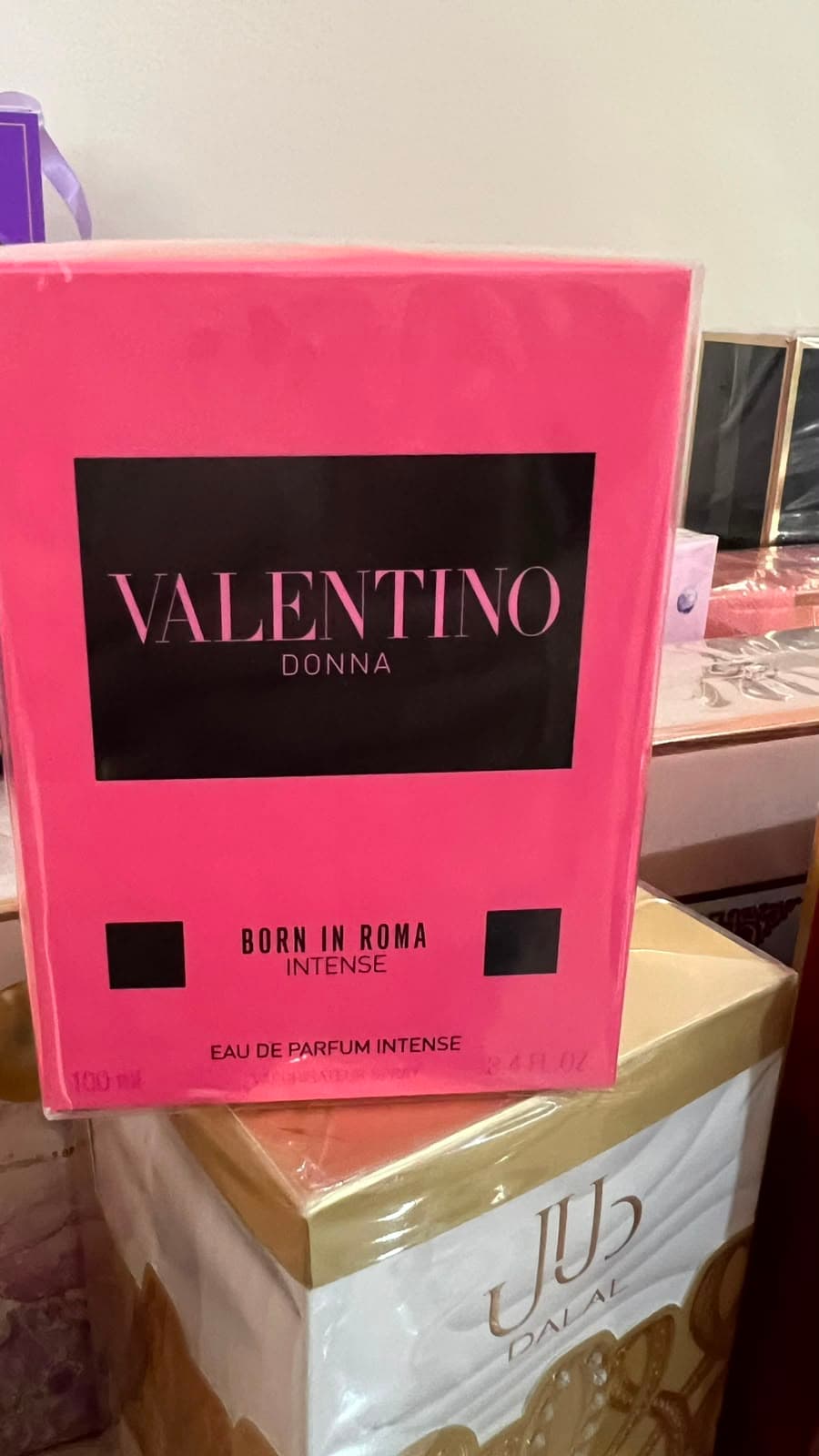 Valentino Donna Born in Roma Intense